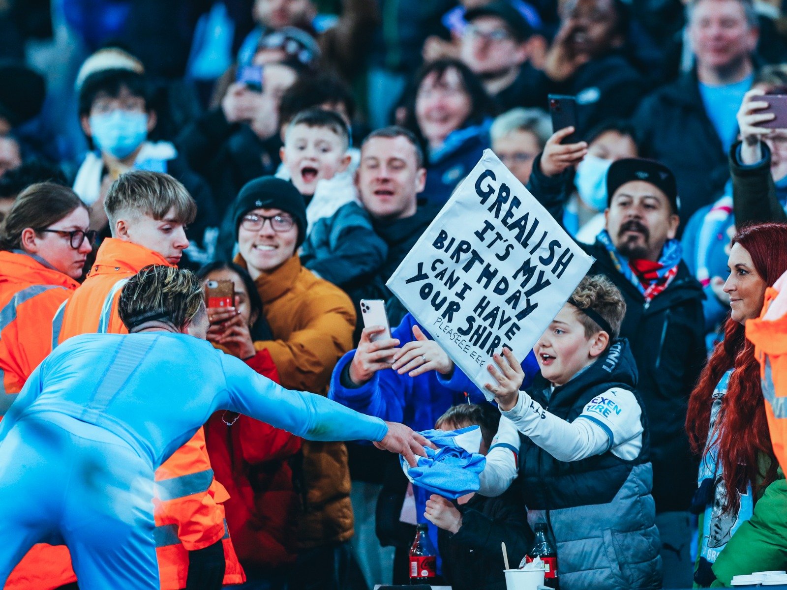 更是凭借其 更是凭借其